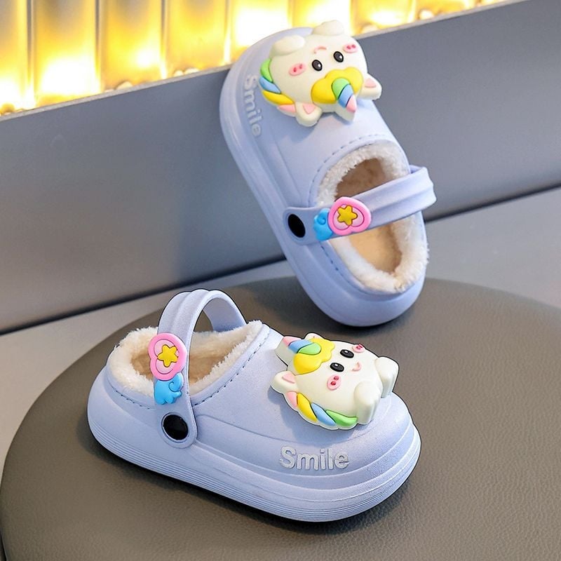 Egyszarvú gyerek beltéri papucsok (1–3 évesek) - PVC felsőrész, PVC talp, rajzfilm minta, lányoknak