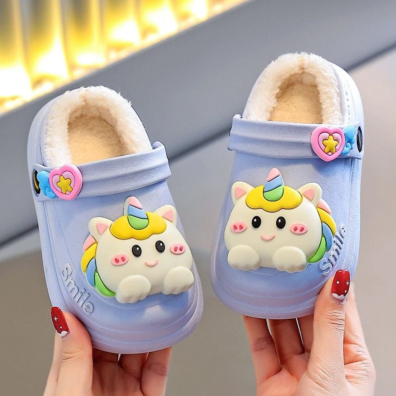 Egyszarvú gyerek beltéri papucsok (1–3 évesek) - PVC felsőrész, PVC talp, rajzfilm minta, lányoknak