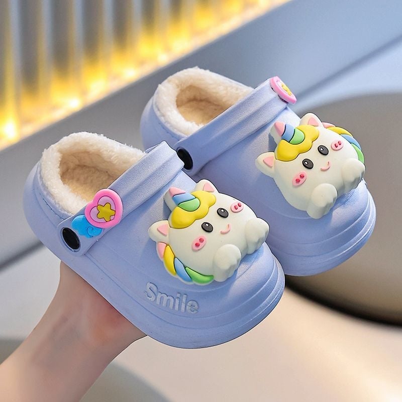 Egyszarvú gyerek beltéri papucsok (1–3 évesek) - PVC felsőrész, PVC talp, rajzfilm minta, lányoknak