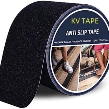 PVC csúszásgátló szalag lépcsőkhöz és fürdőszobához – matt felület, kopásálló és vízálló; 1 mm vastagság; gumi alapú ragasztó; PVC alapanyag; működési hőmérséklet 80°C-ig; alkalmas lépcsőknek, folyosóknak és fürdőszobának.