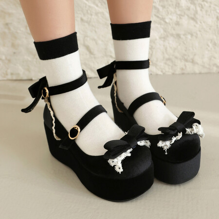 Pantofi Lolita cu platformă pentru femei, vârf rotund, partea superioară velur, închidere cu cataramă, toc muffin 6–8 cm.