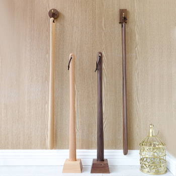 Shoehorn din lemn masiv cu mâner ultra-long pentru uz casnic