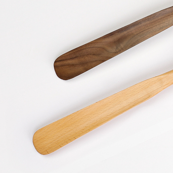 Shoehorn din lemn masiv cu mâner ultra-long pentru uz casnic