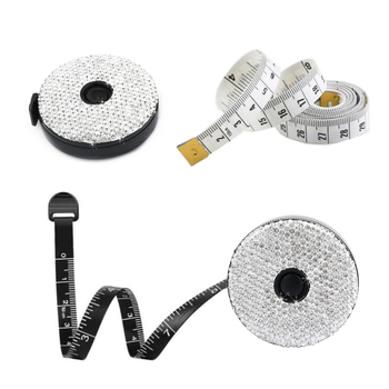 Mjerna traka s rhinestones ukrasom, automatsko izvlačenje, ABS plastično kućište, 1,5 m