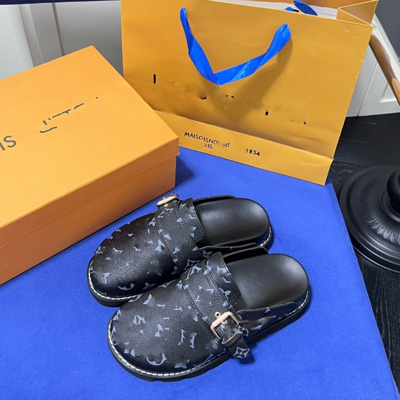 Șlapi pentru cupluri, partea superioară din piele de vițel, căptușire din material textil, talpă PVC, model cu litere, slip-on