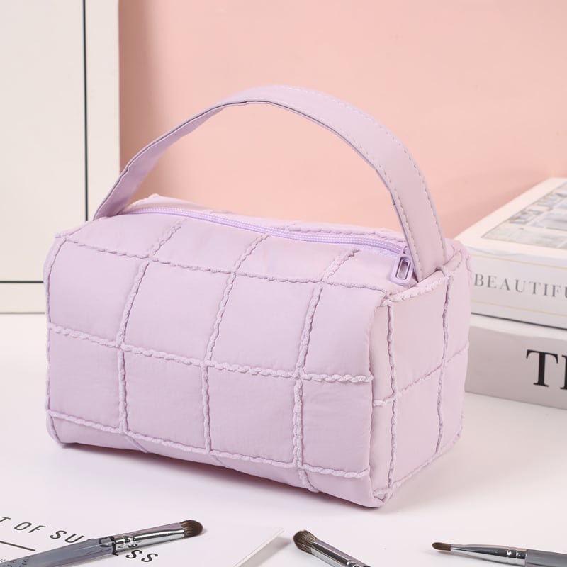 Козметичен несесер в Инс стил, полиестер, едноцветен модел, с цип, марка tatadu