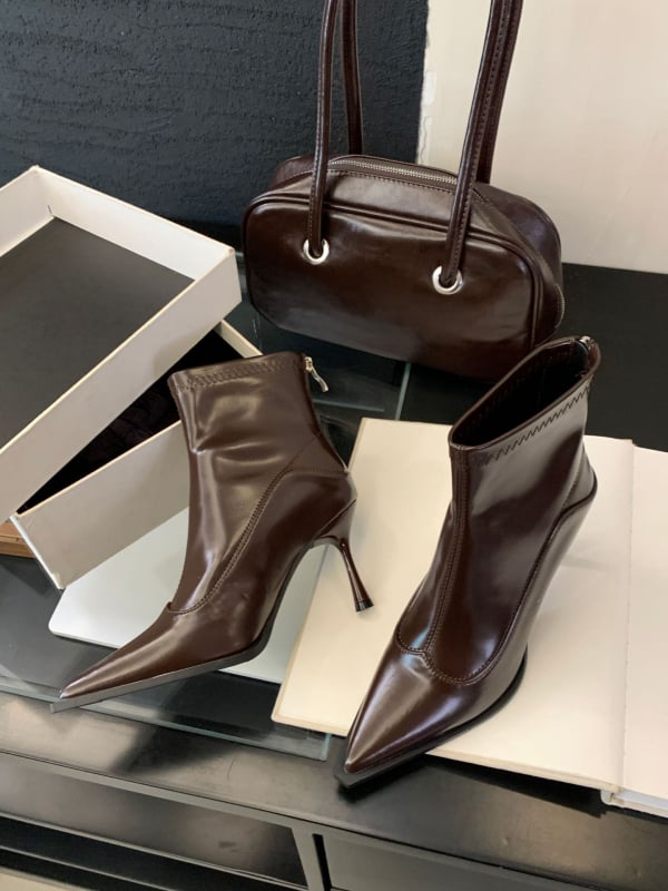 Ženske uske čizme s oštrim vrhom, PU gornji dio, 6–8 cm tanka potpetica, zatvarač straga