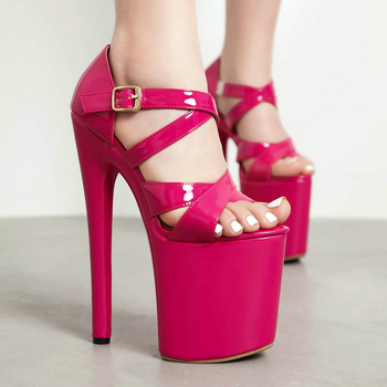 Sandale s remencima, prst u obliku ribljeg otvora, kopča, gumeni potplat, podstava od mikrovlakana