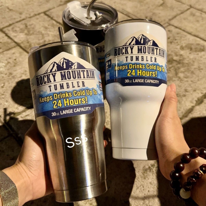 Termos čaša sa slamkom, velika kapaciteta; unutarnji 304 nehrđajući čelik, vanjski 201 nehrđajući čelik; vakuumska izolacija 6-12 sati; prijenosno