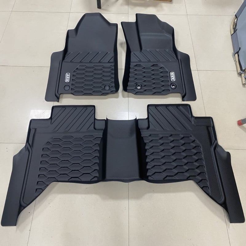 TPE подложки за пода за Hilux Revo/Travo 2015-2025, десен волан, пълно покритие, петместен салон