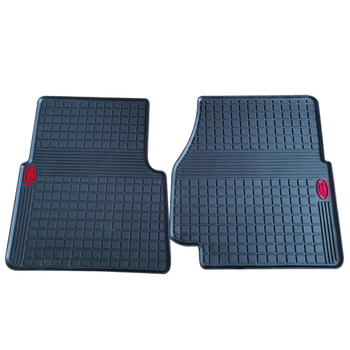 Латексови автомобилни стелки Land Rover Defender – персонализирани с лого и латексни подложки за крака