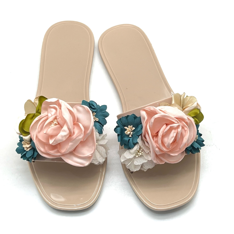 Ženske ravne sandale s floralnim uzorkom - gornji PVC, potplat PVC, debljina potplata 0-3 cm, ravna potplata