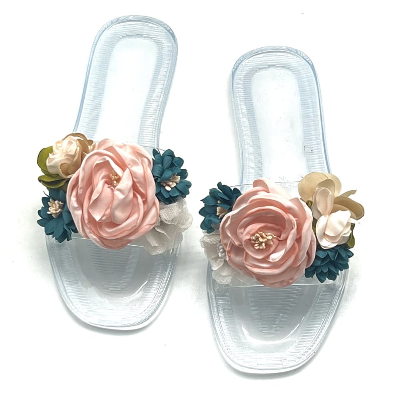 Ženske ravne sandale s floralnim uzorkom - gornji PVC, potplat PVC, debljina potplata 0-3 cm, ravna potplata