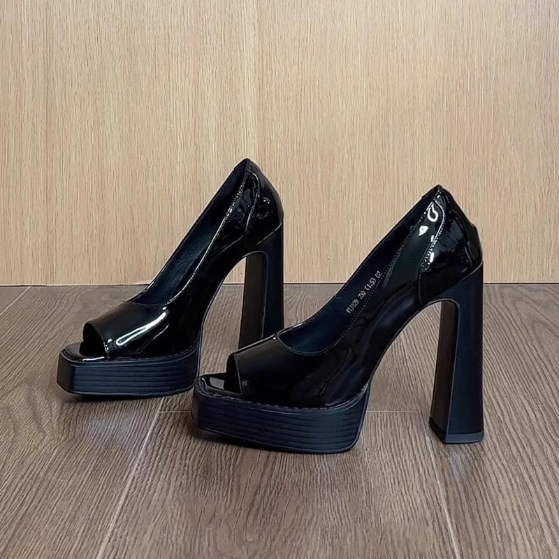 Visoke potpetice od patent kože, otvoreni prst, korejski stil, super visoka debela peta, gumena tabanica, slip-on, model 7738A
