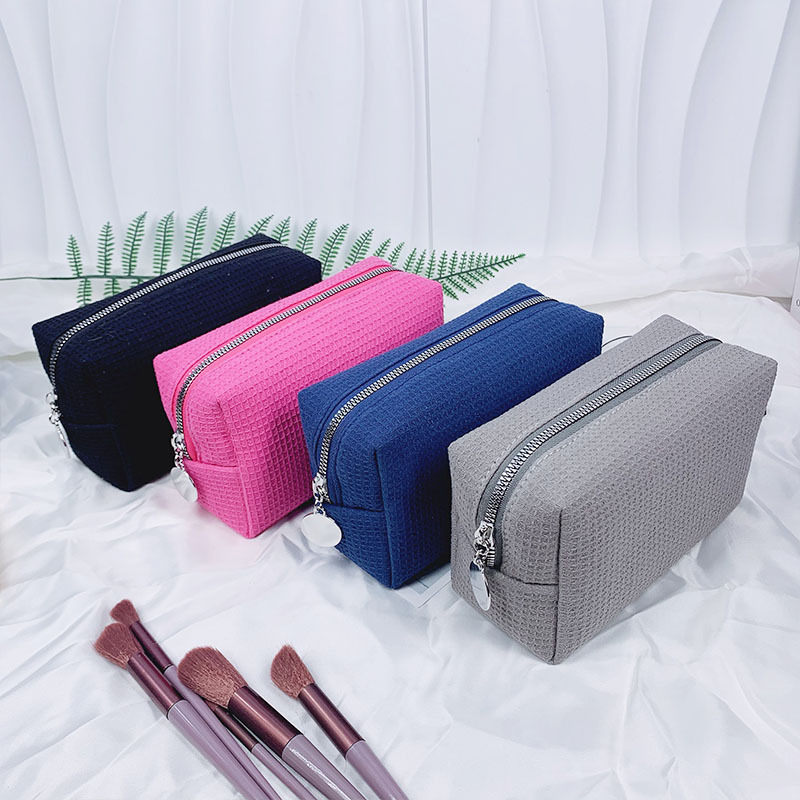 Kozmetikai utazási tároló táska - poliészter anyag, poliészter bélés, cipzáras zárás, könnyű és kopásálló, uniszex
