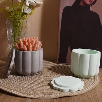 Formă din silicon pentru rășină și ipsos – design cilindric cu model floral pentru cupe de lumânare