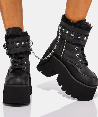 Pantofi Lolita cu platformă pentru cosplay — vârf ascuțit, partea superioară PU, platformă tip tort, toc foarte înalt (>8 cm)