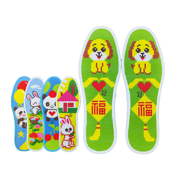 Talpă Lanzier cu broderie în cruce – din fetru, căptușită complet, absorbantă la transpirație, respirabilă, gata pentru broderie