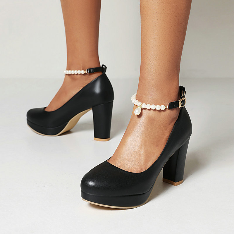 Magas sarkú cipő - kerek orr, PU felsőrész, 6-8 cm-es sarok, csat záródás, gumírozott talp