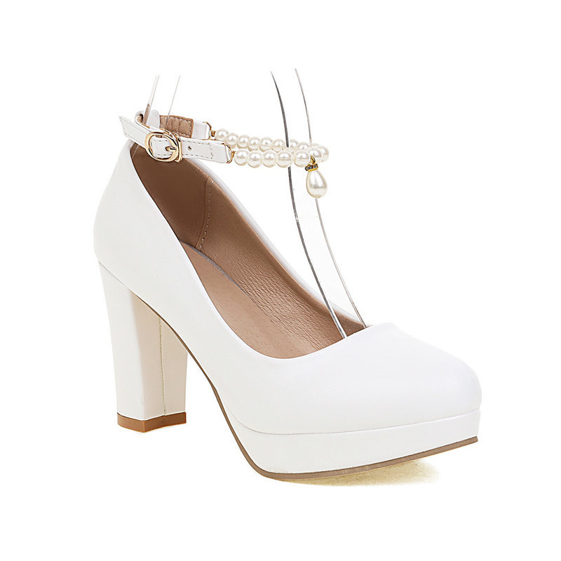 Magas sarkú cipő - kerek orr, PU felsőrész, 6-8 cm-es sarok, csat záródás, gumírozott talp