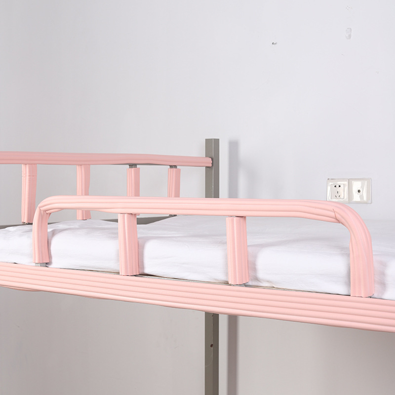 Podne prostirke s protukliznim trakama za studentski dom i nadstropne krevete — TPES materijal, digitalni tisak, minimalistički stil za dječju sobu