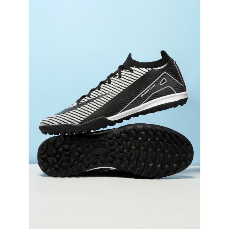 Nogometne tenisice s Fly weaving gornjim dijelom, niski profil, gumeni potplat, tehnologija lakog savijanja, pogodne za prirodnu i umjetnu travu