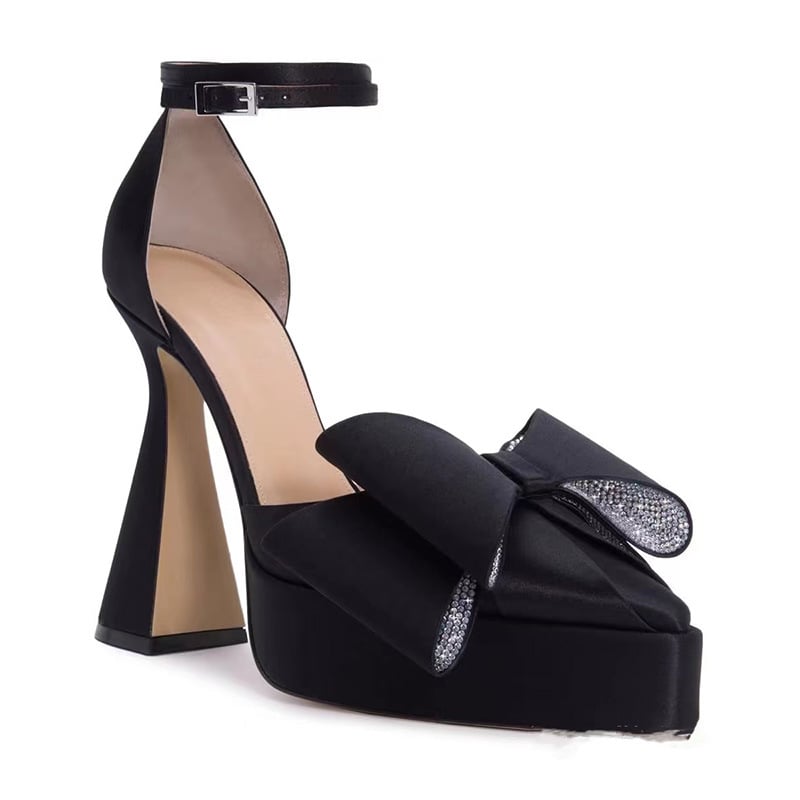 Sandale s otvorima od satena, oštar vrh, kopča, vodootporna platforma, debeli potpetica