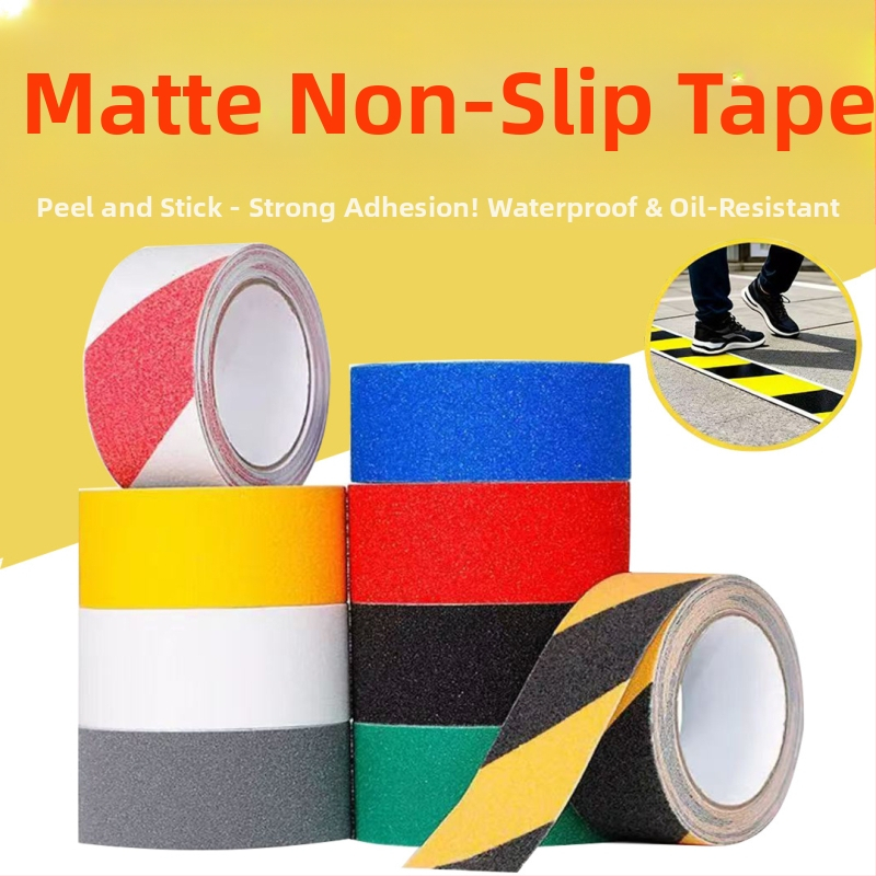 Matná protisklzová páska s PVC základom, lepidlo na báze gumy, hrúbka 1 mm, teplota odolnosť -40 až 100°C (krátkodobo) / -20 až 60°C (dlhodobo), samolepiaca