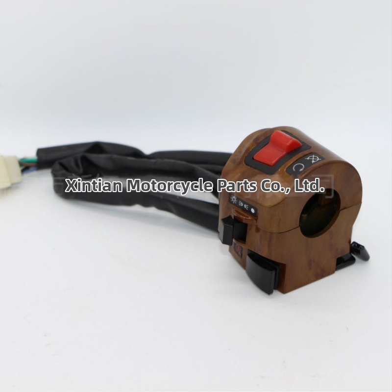 Sada prepínačov riadenia motorky so ľavým a pravým klaksónom, štartovacím a vypínacím tlačidlom; značka HADA, model 1, spracovanie na mieru