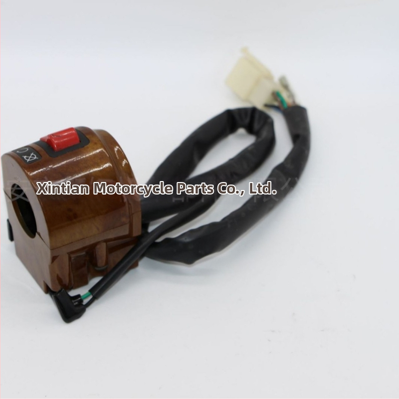 Sada prepínačov riadenia motorky so ľavým a pravým klaksónom, štartovacím a vypínacím tlačidlom; značka HADA, model 1, spracovanie na mieru