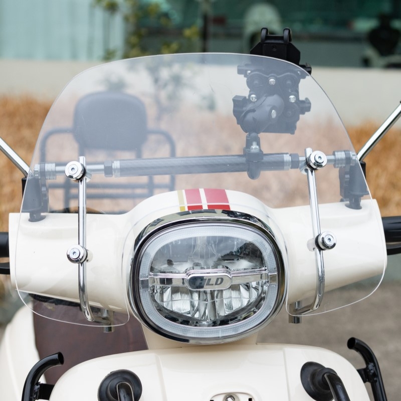 IBX 023 Παρμπρίζ μοτοσικλέτας με πίσω ράφι, συμβατό με σκούτερ και μοτοσικλέτα, κωδικός προϊόντος 01