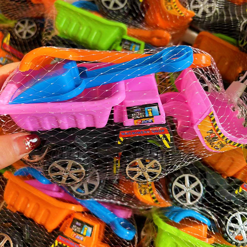 Plastični set dječjih aut na pijesak sa kanticom i lopaticom | Pijesak zabava, kopanje i transport | Pakiranje u mrežastoj vrećici | Za uzrast 7–14 godina