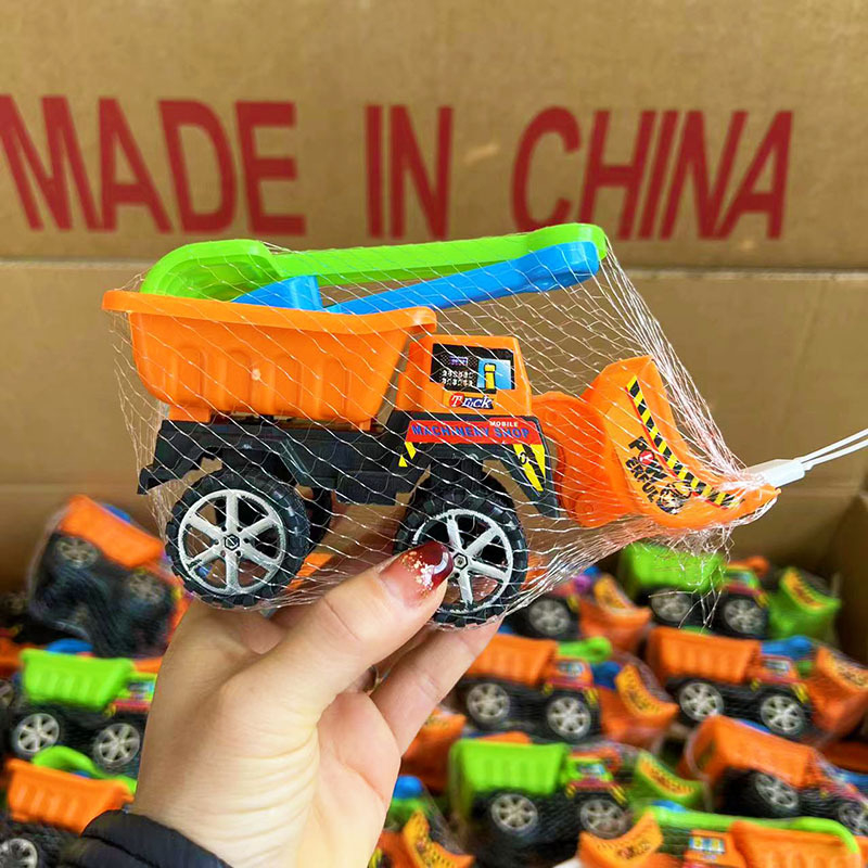 Plastični set dječjih aut na pijesak sa kanticom i lopaticom | Pijesak zabava, kopanje i transport | Pakiranje u mrežastoj vrećici | Za uzrast 7–14 godina