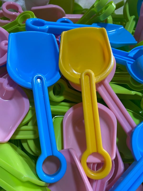 Plastična lopatica za plažu za djecu, Haocheng toys, za kopanje po pijesku, uzrast 4-6 godina