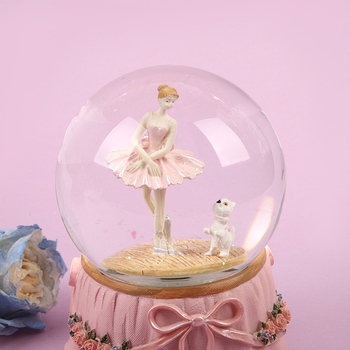 Muzikalna kutija u kristalnoj kugli – smola – Dream Crystal House – moderni minimalistički stil – idealan dar za vjenčanja i rođendane