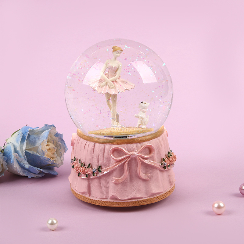 Muzikalna kutija u kristalnoj kugli – smola – Dream Crystal House – moderni minimalistički stil – idealan dar za vjenčanja i rođendane