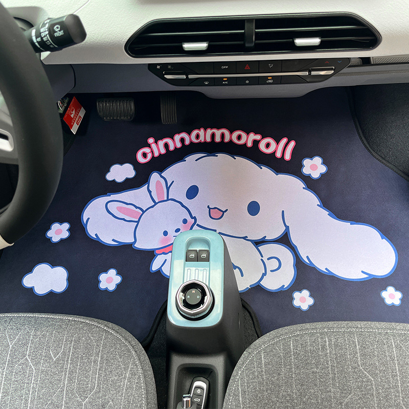 Geely Panda Mini autópadlószőnyegek – Panda rajzfilm motívum, velúr, csúszásmentes (Anyag: Velúr; Alkalmazható modellek: Speciális autók; Márka: Easy to rely on; Eredet: Guangdong; Logó: Nincs)