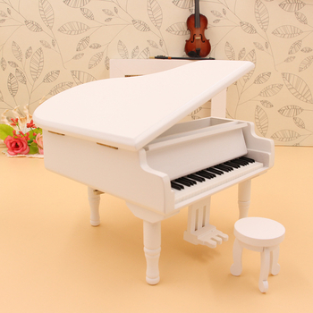 Μίνι ξύλινο τριγωνικό μοντέλο πιάνου για διακόσμηση — DOLO; Υλικό: ξύλο + πλαστικό; Στυλ: μουσική; Εκτύπωση λογοτύπου: OK; Ιδανικό για δώρο