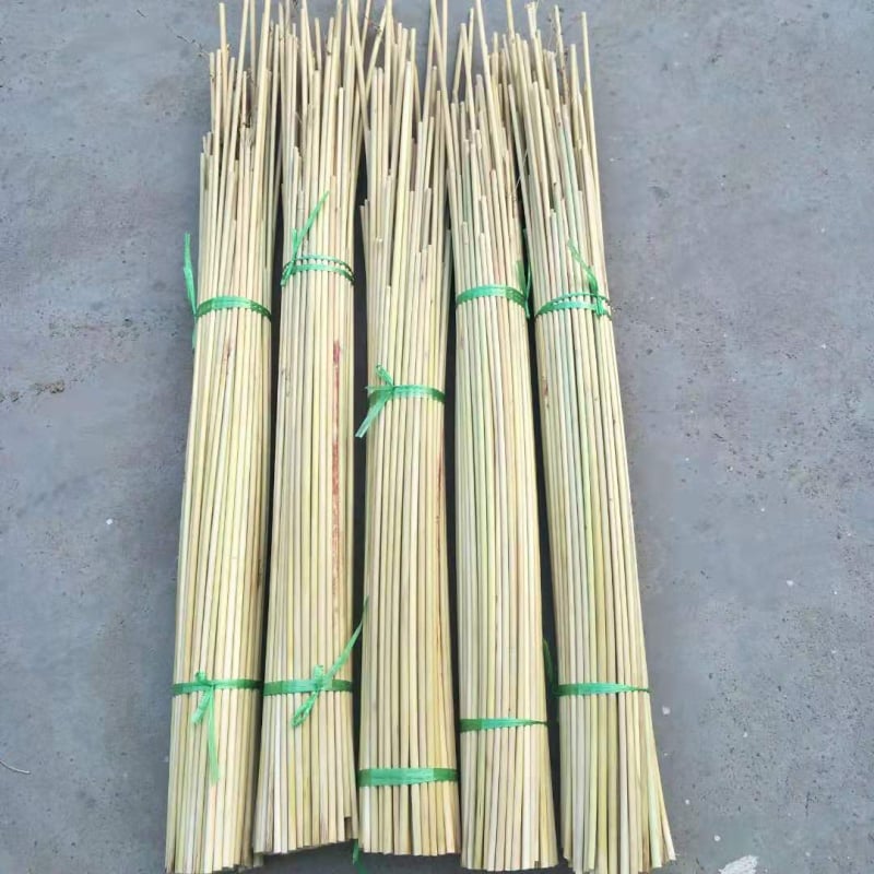 Materiale pentru handmade: țesături din bambus și componente din lemn pentru cutii muzicale.