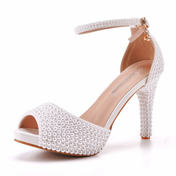 Rimske sandale s oblikom riblje usta, kopča za zatvaranje, biserna dekoracija, vrlo visok potpetica preko 8 cm