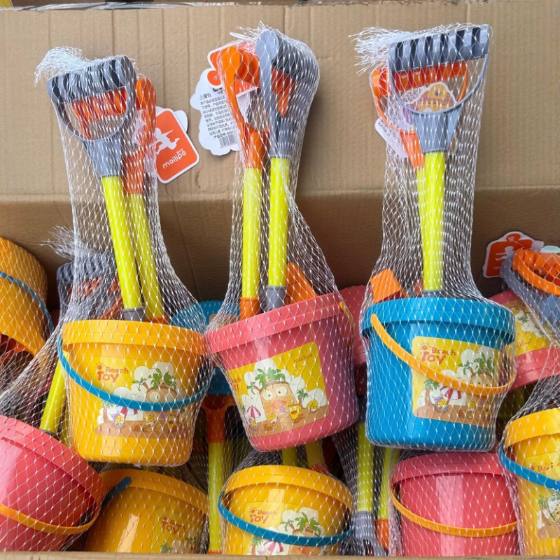 Plastični set igračaka za plažu s kantom za grad i lopaticom za djecu 4–6 godina
