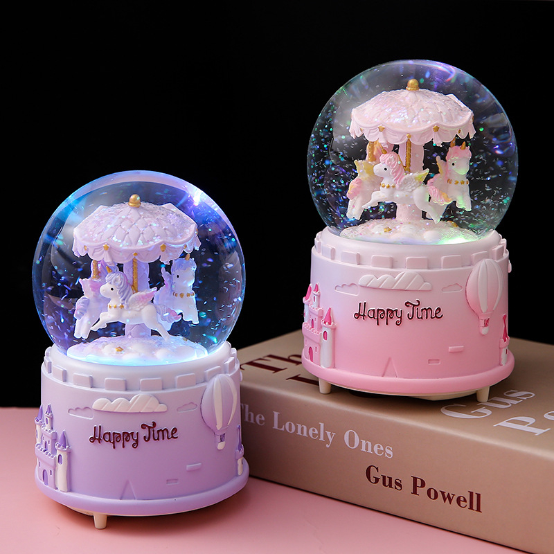 Cutie muzicală cu glob de cristal în formă de carusel — rășină, pictată manual, personalizabilă, stil japonez