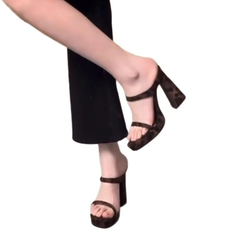 Sandale s jednim remenom, PU gornji dio, kvadratni vrh, debeli pet, visina potpetice iznad 8 cm, gumena potplata