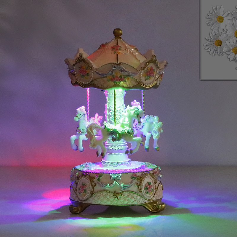 Karusel zenélő doboz, szintetikus gyanta, festett felület, logónyomás elérhető — személyes ajándék