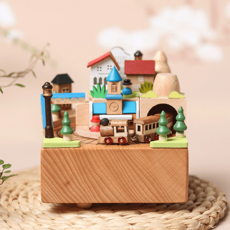 Kézzel készített fa zenemű doboz - Time Train téma, masszív fa, modern felső kategóriás dizájn, születésnapi ajándék osztálytársnak