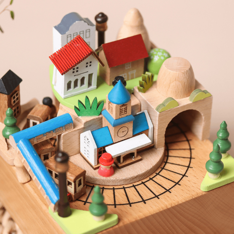 Kézzel készített fa zenemű doboz - Time Train téma, masszív fa, modern felső kategóriás dizájn, születésnapi ajándék osztálytársnak