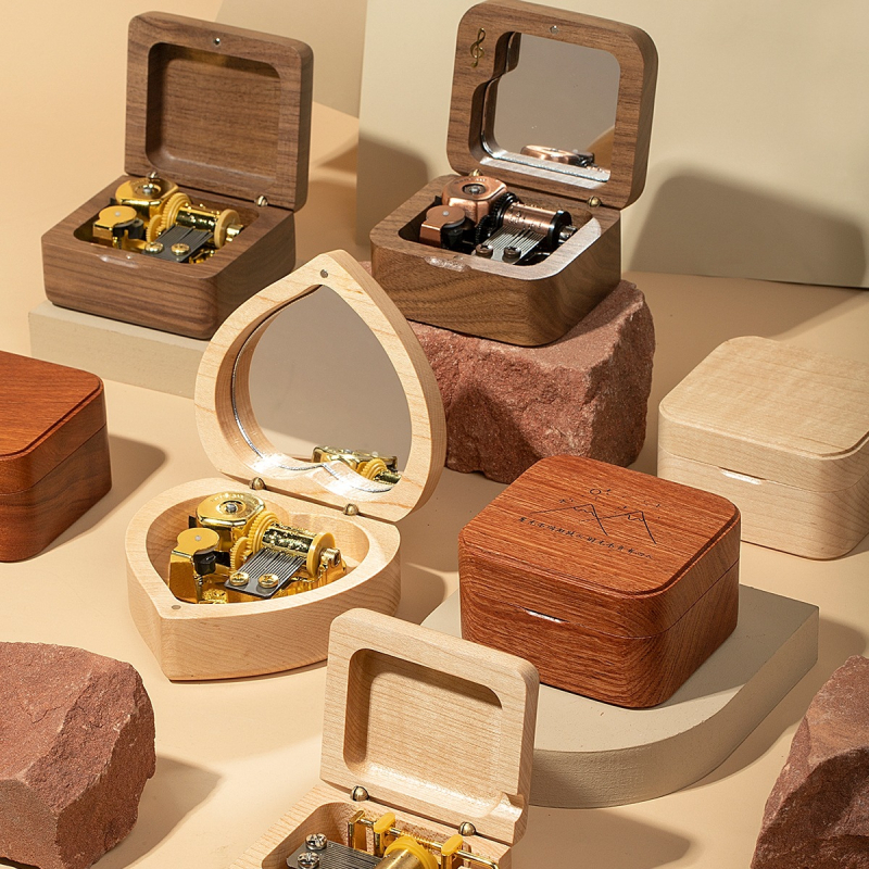 Tömörfa zenemű doboz madár motívummal - nem testre szabható, univerzális stílus, születésnapi ajándék