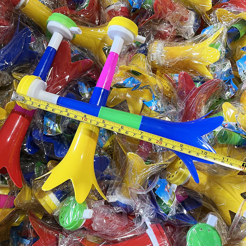 Dječji trostruki rog - plastični interaktivni glazbeni instrument, pakiranje 700 komada, uzrast 7–14 godina