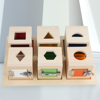 Drvena Montessori kutija sa šest odjeljaka za slaganje oblika – edukativna igra za djecu 4–6 godina
