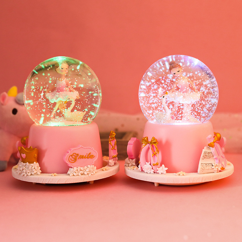 Glazbena kutija s plesnom balerinom i kristalnom kuglom, vanjska rotacija, automatski snježni efekt, ručni rad (Materijal: sintetička smola)